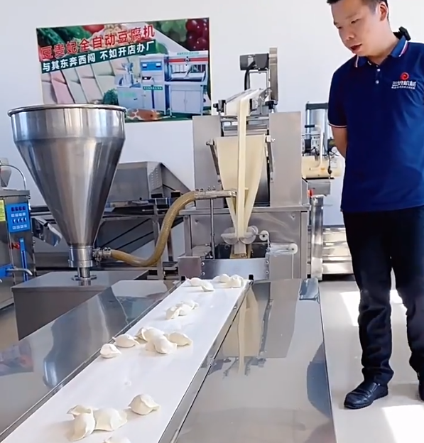 房地產大亨使用餃子機開餃子館？