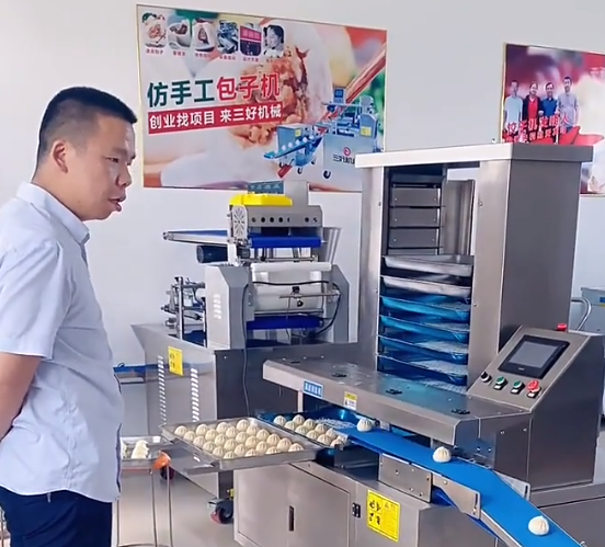 智慧廚房應(yīng)該使用什么樣的包子機(jī)做包子